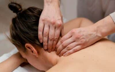 Decontracturizing massage at home in Estepona